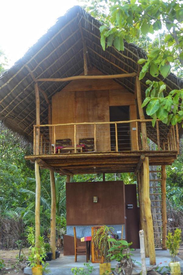 Appartement Pidurangala View Treehouse à Sigirîya Extérieur photo